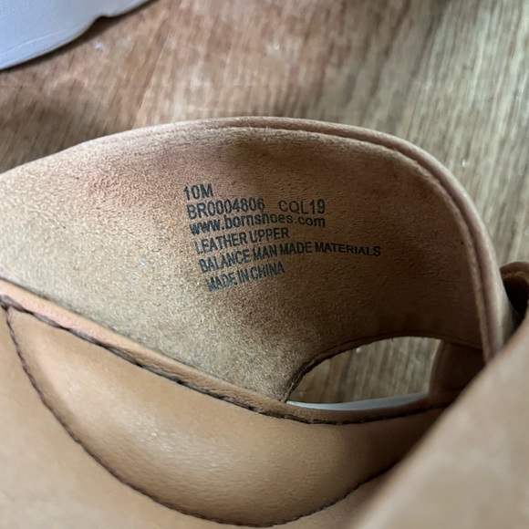 BORN WOMENS LEATHER SHOES - Picture 3 of 5